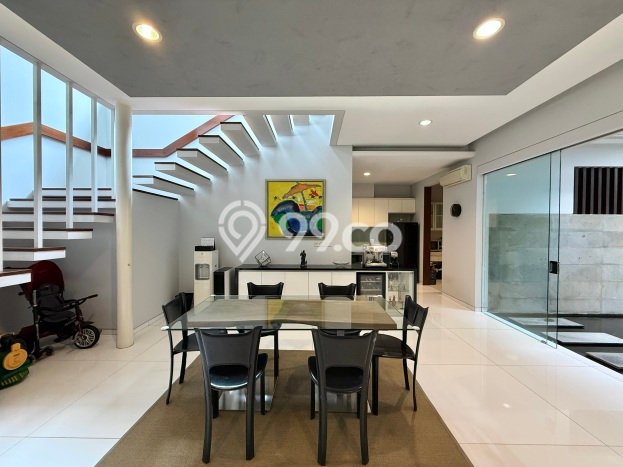 Jual Rumah Luas Elegan Dengan View Cantik di Gandaria, Jakarta Selatan Jual Rumah Luas Elegan Dengan View Cantik di Gandaria, Jakarta Selatan
