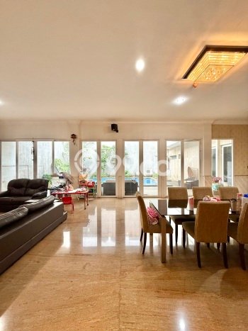 Dijual Rumah Luas Megah Dengan View Eksklusif di Patal Senayan, Jakarta Selatan Dijual Rumah Luas Megah Dengan View Eksklusif di Patal Senayan, Jakarta Selatan