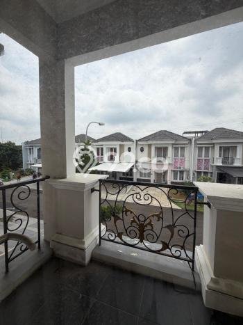 Hunian Elit LB 180m2 Siap Huni Desain Elegan di Gading Serpong, Tangerang Hunian Elit LB 180m2 Siap Huni Desain Elegan di Gading Serpong, Tangerang