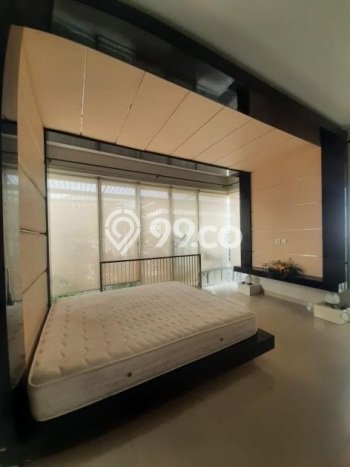 Ready to Use! Premium House LT 240m2 Desain Modern di Lidah Kulon Ready to Use! Premium House LT 240m2 Desain Modern di Lidah Kulon