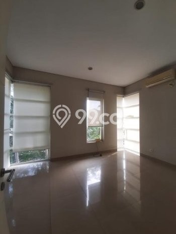 Ready to Use! Premium House LT 240m2 Desain Modern di Lidah Kulon Ready to Use! Premium House LT 240m2 Desain Modern di Lidah Kulon