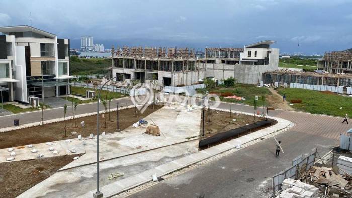 For Sale! Luxury House LT 200m2 Desain Elegan di Golf Island For Sale! Luxury House LT 200m2 Desain Elegan di Golf Island