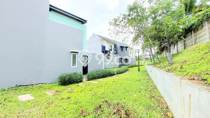 For Sale Rumah 3 Kamar Lokasi Ideal Nyaman dan Strategis di BSD For Sale Rumah 3 Kamar Lokasi Ideal Nyaman dan Strategis di BSD