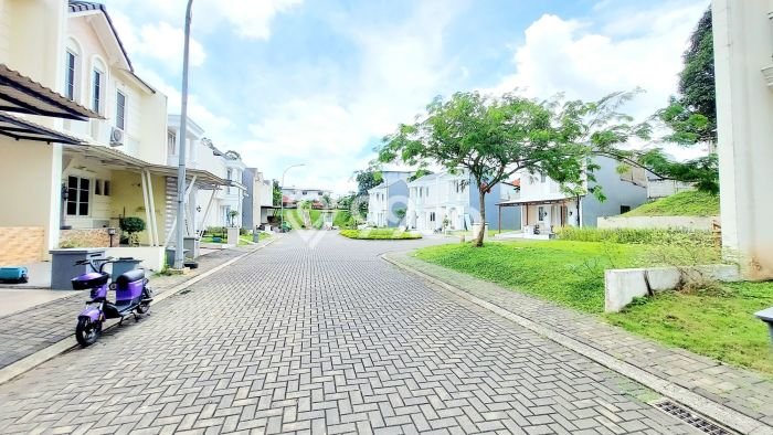 For Sale Rumah 3 Kamar Lokasi Ideal Nyaman dan Strategis di BSD For Sale Rumah 3 Kamar Lokasi Ideal Nyaman dan Strategis di BSD
