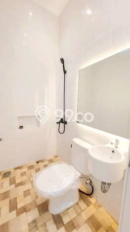 For Sale Rumah 3 Kamar Lokasi Ideal Nyaman dan Strategis di BSD For Sale Rumah 3 Kamar Lokasi Ideal Nyaman dan Strategis di BSD