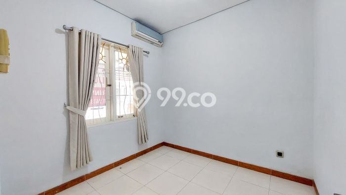 For Sale Rumah 3 Kamar Lokasi Strategis Nyaman dan Strategis di BSD For Sale Rumah 3 Kamar Lokasi Strategis Nyaman dan Strategis di BSD