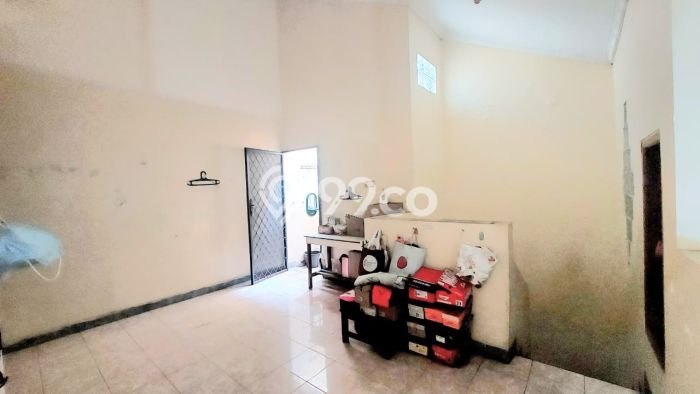 For Sale Hunian Rumah Terawat 4 KT di BSD City, Tangerang For Sale Hunian Rumah Terawat 4 KT di BSD City, Tangerang