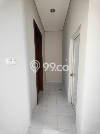 Ready to Use! Luxury House LT 202m2 Desain Elegan di BSD Ready to Use! Luxury House LT 202m2 Desain Elegan di BSD