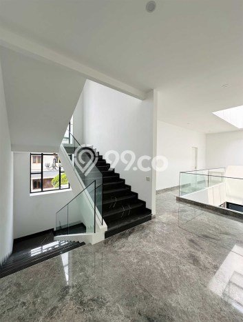 Rumah Luxury Modern Tanpa Renovasi di Alam Sutera Tangerang Rumah Luxury Modern Tanpa Renovasi di Alam Sutera Tangerang