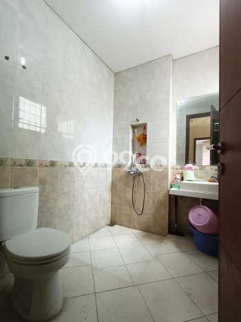 Hunian Eksklusif Dijual LT 250m2 di BSD, Tangerang Selatan Hunian Eksklusif Dijual LT 250m2 di BSD, Tangerang Selatan