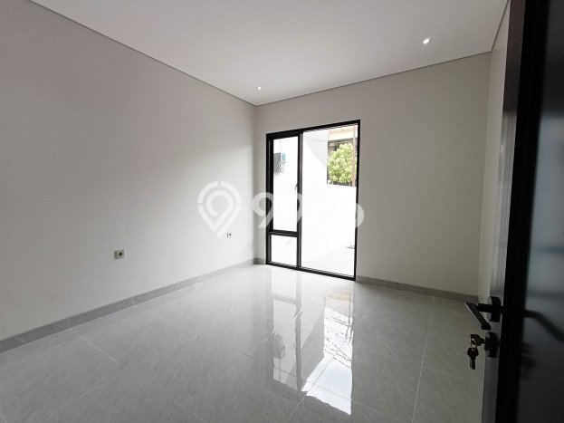 Jual Rumah Luas Elegan Dengan View Cantik di BSD, Tangerang Jual Rumah Luas Elegan Dengan View Cantik di BSD, Tangerang