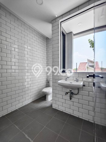 Jual Rumah Eksklusif 3 KT di BSD, Tangerang Jual Rumah Eksklusif 3 KT di BSD, Tangerang
