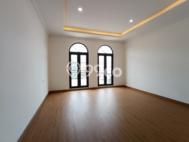Rumah Elit LB 330m2 Siap Huni Desain Elegan di BSD, Tangerang Rumah Elit LB 330m2 Siap Huni Desain Elegan di BSD, Tangerang