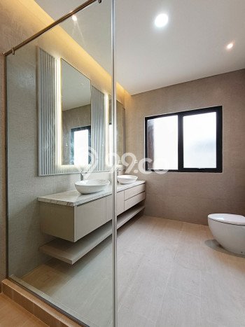 Siap Huni Hunian Elit 4 Kamar di BSD Dekat ke Mana Pun Siap Huni Hunian Elit 4 Kamar di BSD Dekat ke Mana Pun