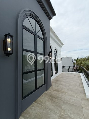 Rumah Elit LB 330m2 Siap Huni Desain Elegan di BSD, Tangerang Rumah Elit LB 330m2 Siap Huni Desain Elegan di BSD, Tangerang