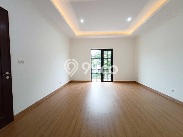 Rumah Mewah LB 352m2 Siap Huni Desain Elegan di BSD, Tangerang Rumah Mewah LB 352m2 Siap Huni Desain Elegan di BSD, Tangerang
