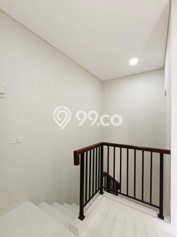 Hunian Nyaman Asri 2 KT Siap Pakai di BSD Sevilla Tangerang Hunian Nyaman Asri 2 KT Siap Pakai di BSD Sevilla Tangerang
