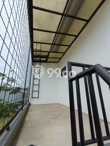 Rumah Elit LB 330m2 Siap Huni Desain Elegan di BSD, Tangerang Rumah Elit LB 330m2 Siap Huni Desain Elegan di BSD, Tangerang