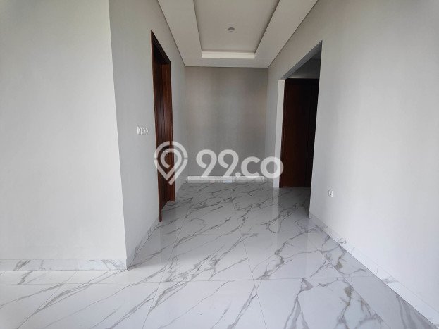 Ready to Use! Luxury House LT 202m2 Desain Elegan di BSD Ready to Use! Luxury House LT 202m2 Desain Elegan di BSD