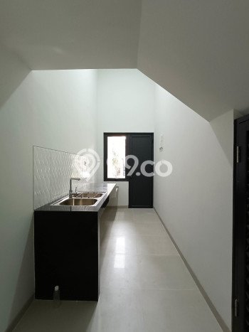 Siap Huni Hunian Elit 4 Kamar di BSD Dekat ke Mana Pun Siap Huni Hunian Elit 4 Kamar di BSD Dekat ke Mana Pun