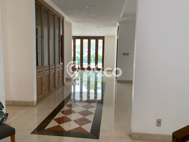 Rumah Mewah LB 650m2 Siap Huni Desain Elegan di Kemang, Jakarta Selatan Rumah Mewah LB 650m2 Siap Huni Desain Elegan di Kemang, Jakarta Selatan
