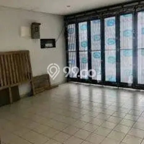 Disewakan! Rumah 3 Kamar Tidur &
3 Kamar Mandi di Lebak Bulus, Jakarta Selatan Disewakan! Rumah 3 Kamar Tidur &
3 Kamar Mandi di Lebak Bulus, Jakarta Selatan