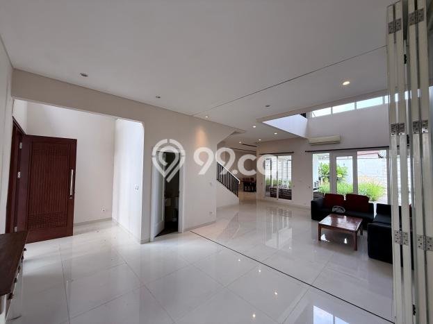Rumah Elit LB 330m2 Siap Huni Desain Elegan di Alam Sutera, Tangerang Rumah Elit LB 330m2 Siap Huni Desain Elegan di Alam Sutera, Tangerang
