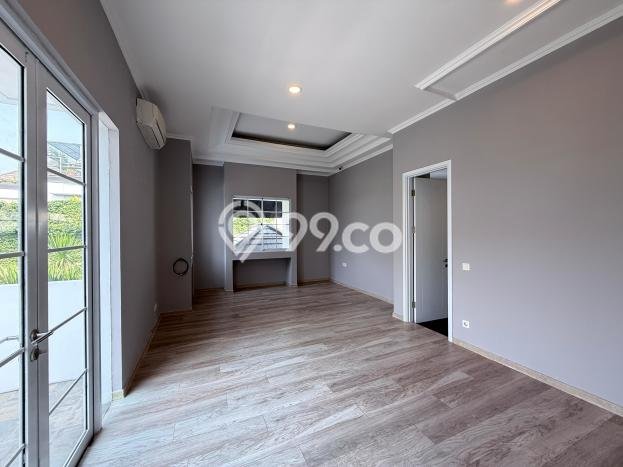 Rumah Elit Modern Tanpa Renovasi di BSD Tangerang Rumah Elit Modern Tanpa Renovasi di BSD Tangerang