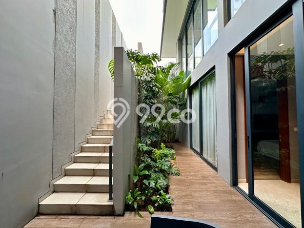 Ready to Use! Luxury House LT 396m2 Desain Modern di BSD Ready to Use! Luxury House LT 396m2 Desain Modern di BSD