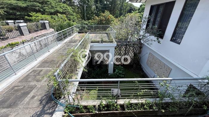 Rumah Elit Modern Tanpa Renovasi di Alam Sutera Tangerang Rumah Elit Modern Tanpa Renovasi di Alam Sutera Tangerang