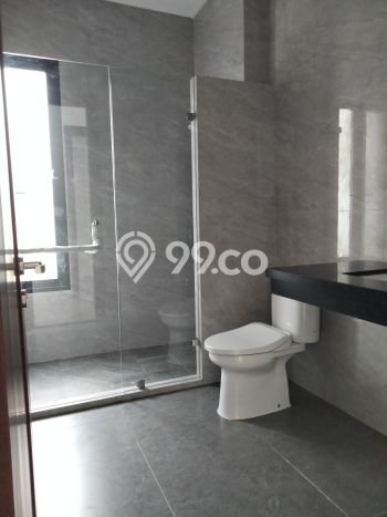 Rumah area BSD, Tangerang, Luas 249m² LB 416m² - INVESTASI TERBAIK! Rumah area BSD, Tangerang, Luas 249m² LB 416m² - INVESTASI TERBAIK!