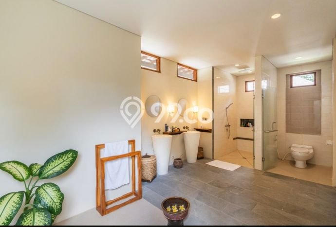 Vila Kawasan , Area 1240m2m², Dekat ke Fasilitas Umum Vila Kawasan , Area 1240m2m², Dekat ke Fasilitas Umum