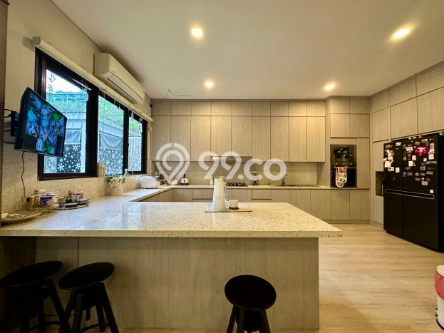 Siap Huni Hunian Elit 4 Kamar di BSD Dekat ke Mana Pun Siap Huni Hunian Elit 4 Kamar di BSD Dekat ke Mana Pun