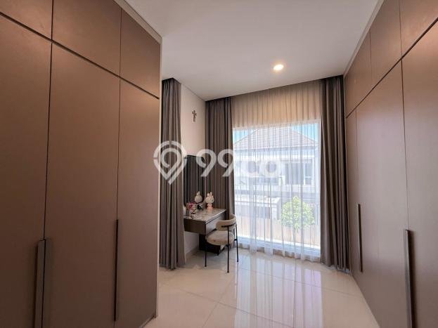 Rumah Mewah LB 217m2 Siap Huni Desain Elegan di Gading Serpong, Tangerang Rumah Mewah LB 217m2 Siap Huni Desain Elegan di Gading Serpong, Tangerang