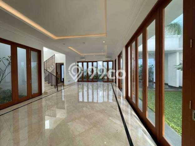 Dijual Rumah Luas Elegan Dengan View Eksklusif di Pondok Indah, Jakarta Selatan Dijual Rumah Luas Elegan Dengan View Eksklusif di Pondok Indah, Jakarta Selatan