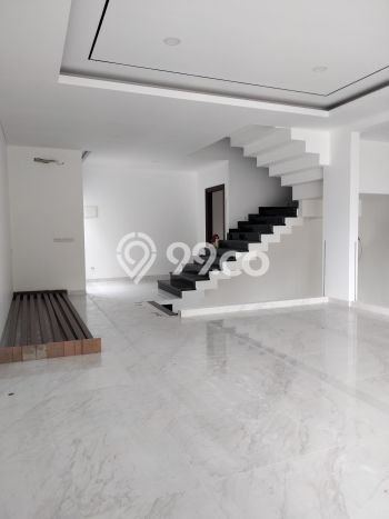 Rumah area BSD, Tangerang, Luas 249m² LB 416m² - INVESTASI TERBAIK! Rumah area BSD, Tangerang, Luas 249m² LB 416m² - INVESTASI TERBAIK!