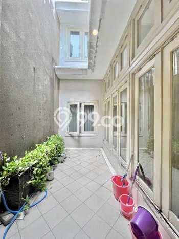 Rumah Lokasi Strategis di , Surabaya, LT 221m2m² LB 261m2m² Rumah Lokasi Strategis di , Surabaya, LT 221m2m² LB 261m2m²