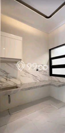 Rumah Luas Asri 3 KT Siap Huni di Kertajaya Surabaya Rumah Luas Asri 3 KT Siap Huni di Kertajaya Surabaya
