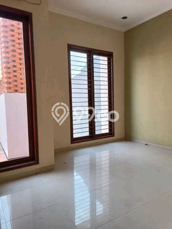 Rumah Elit Modern Tanpa Renovasi di Kendangsari Surabaya Rumah Elit Modern Tanpa Renovasi di Kendangsari Surabaya