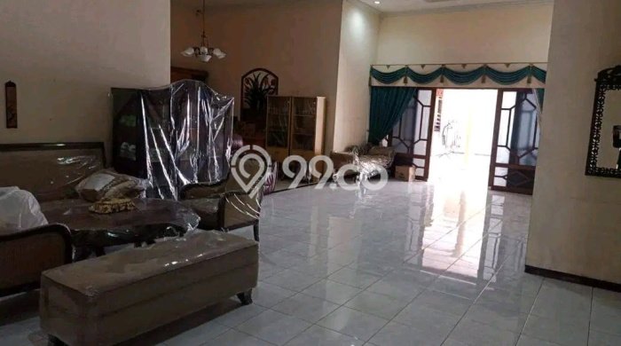 Rumah Minimalis 5 Kamar Terawat di , Dekat Pusat Perbelanjaan, Surabaya Rumah Minimalis 5 Kamar Terawat di , Dekat Pusat Perbelanjaan, Surabaya