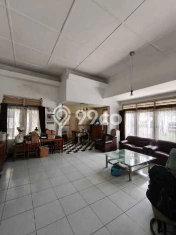 Jual Rumah Luas Megah Dengan View Cantik di Petemon, Surabaya Jual Rumah Luas Megah Dengan View Cantik di Petemon, Surabaya