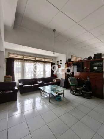 Jual Rumah Luas Megah Dengan View Cantik di Petemon, Surabaya Jual Rumah Luas Megah Dengan View Cantik di Petemon, Surabaya