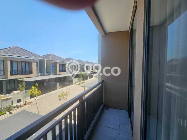 Jual Rumah Mewah Elegan Dengan View Cantik di Pondok Tjandra, Sidoarjo Jual Rumah Mewah Elegan Dengan View Cantik di Pondok Tjandra, Sidoarjo