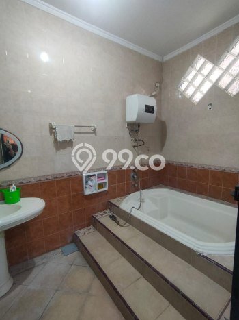 Disewakan! Rumah 3 Kamar Tidur &
2 Kamar Mandi di Dukuh Kupang, Surabaya Disewakan! Rumah 3 Kamar Tidur &
2 Kamar Mandi di Dukuh Kupang, Surabaya