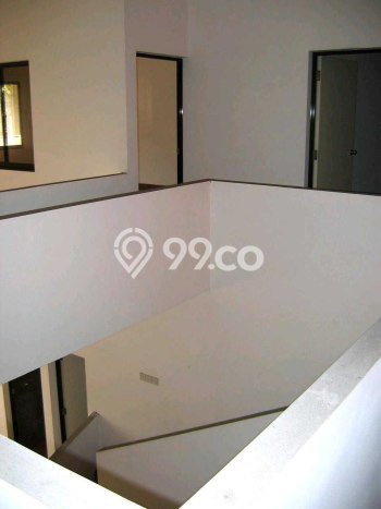 Rumah di Sawahan, Akses ke Stasiun, 6 KT, Luas 600m2m² Bangunan 492m2m² Rumah di Sawahan, Akses ke Stasiun, 6 KT, Luas 600m2m² Bangunan 492m2m²