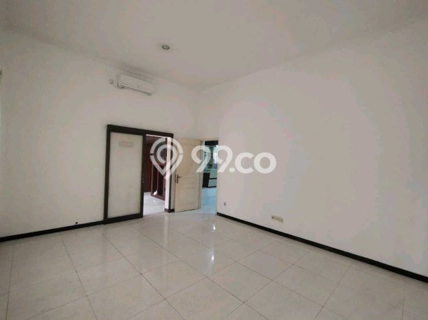 PREMIUM LIVING! Rumah di Mulyosari, 4 KT, Area Berkembang, LT 250m2m² LB 220m2m² PREMIUM LIVING! Rumah di Mulyosari, 4 KT, Area Berkembang, LT 250m2m² LB 220m2m²