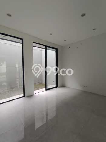 Rumah Disewakan Surabaya LT 105m2 LB 117m2 Area Pakuwon Indah Rumah Disewakan Surabaya LT 105m2 LB 117m2 Area Pakuwon Indah