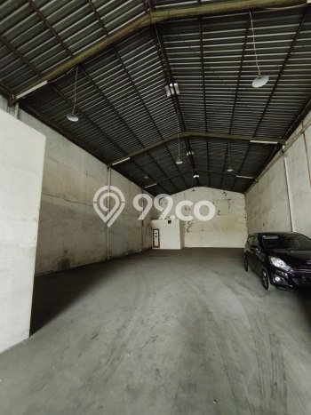 LOKASI POTENSIAL! Gudang Disewakan Kawasan Sukomanunggal, Luas 300m2m², Siap Bisnis LOKASI POTENSIAL! Gudang Disewakan Kawasan Sukomanunggal, Luas 300m2m², Siap Bisnis
