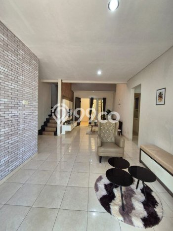 HUNIAN PILIHAN! Rumah di Pakuwon City, 3 KT, Area Strategis, Luas 180m2m² LB 180m2m² HUNIAN PILIHAN! Rumah di Pakuwon City, 3 KT, Area Strategis, Luas 180m2m² LB 180m2m²