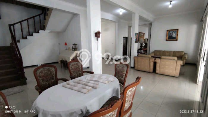 For Sale! Premium House LT 900m2 Desain Elegan di Middle East Ring Road For Sale! Premium House LT 900m2 Desain Elegan di Middle East Ring Road